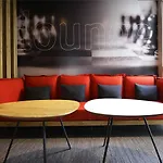 Hotel Ibis Chateau De 3*
