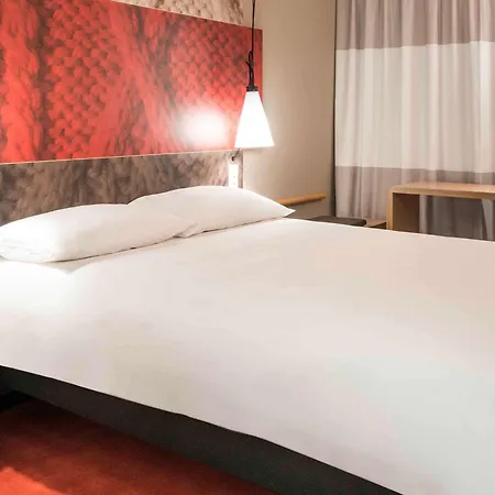 Ibis Chateau De 3* פונטנבלו