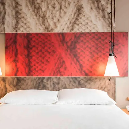 Ibis Chateau De Hotel 3*
