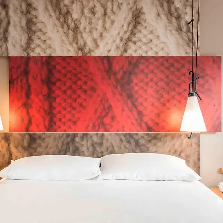 Ibis Chateau De Hotel 3*