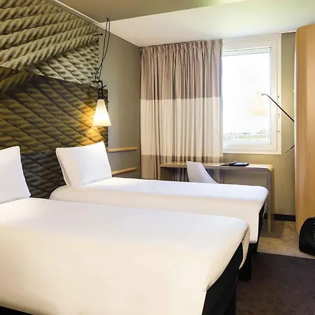 Ibis Chateau De מלון