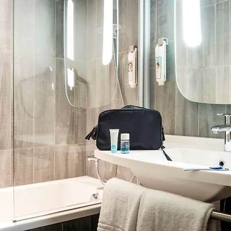 מלון Ibis Chateau De 3*