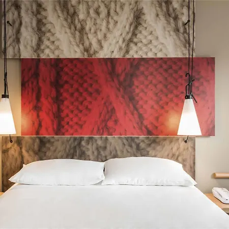 Ibis Chateau De Hotel 3*