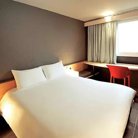 Ibis Chateau De