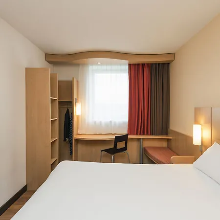 Ibis Chateau De פונטנבלו