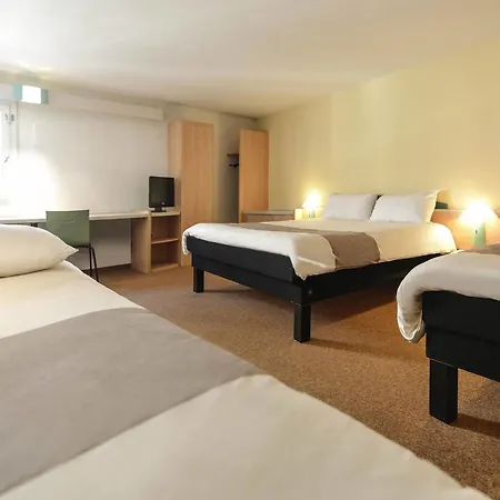 Ibis Château De Hotel 3*