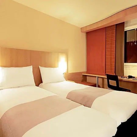 Ibis Chateau De Hotel 3*