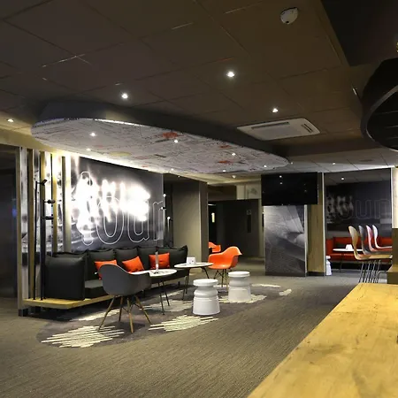 Hotel Ibis Chateau De 3*
