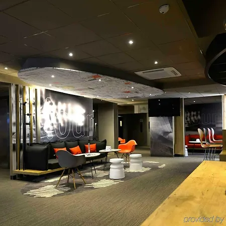 Ibis Chateau De מלון 3*