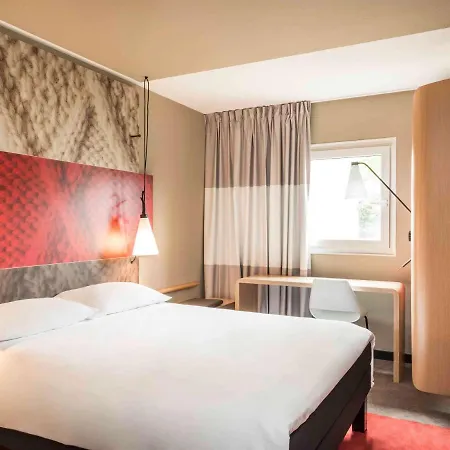 Ibis Chateau De