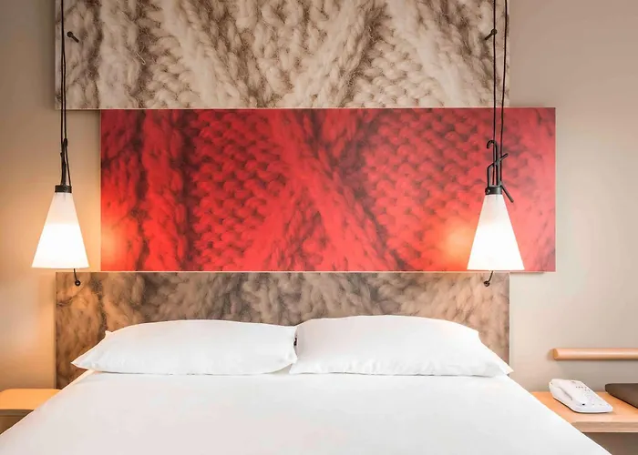 Ibis Chateau De Hotel 3*