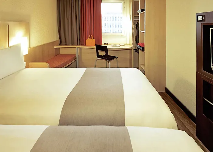 Ibis Chateau De Hotel 3*