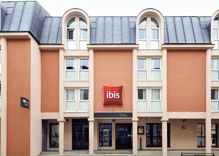 Hotel Ibis Chateau De 3*