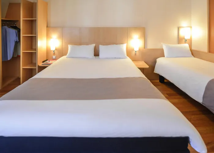 Ibis Chateau De Hotel 3*