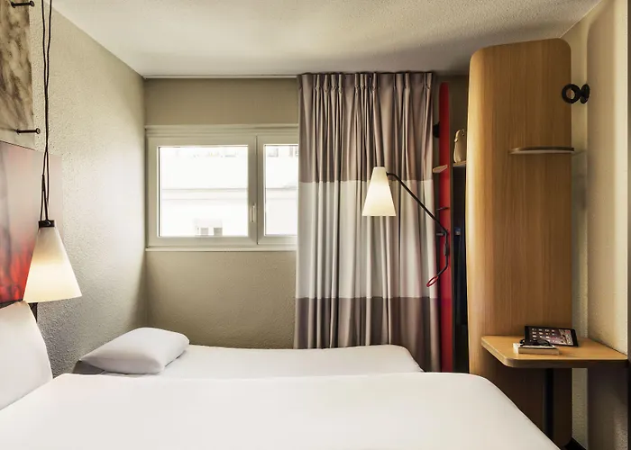 Ibis Chateau De Hotel 3*