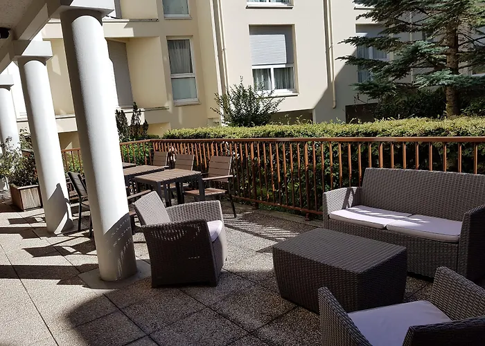 Ibis Chateau De Hotel 3*