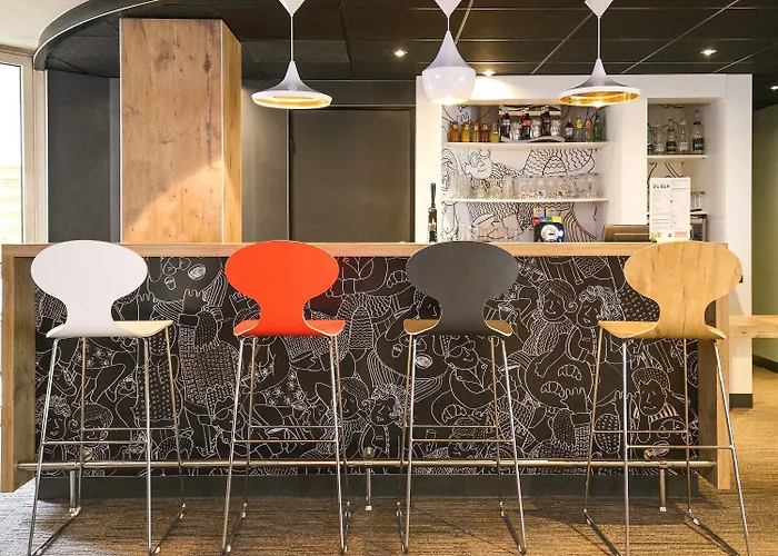 Ibis Chateau De Hotel 3*