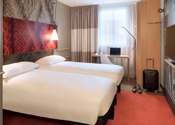 Ibis Chateau De Hotel 3*