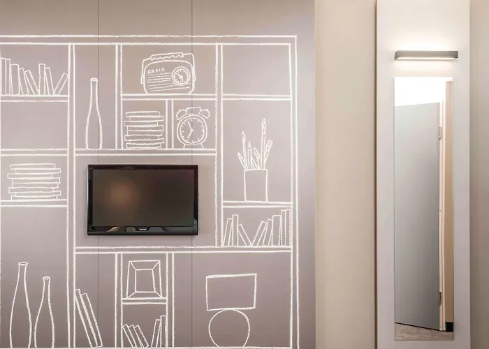 Hotel Ibis Chateau De 3*