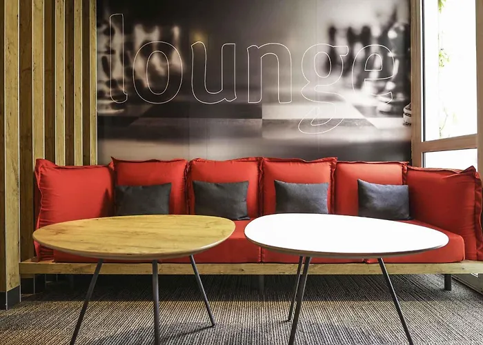 Hotel Ibis Chateau De 3*