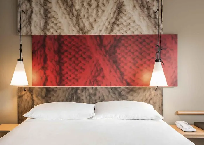 Hotel Ibis Chateau De 3*