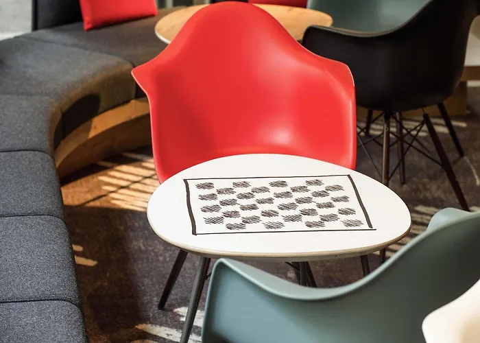 Hotel Ibis Chateau De 3*