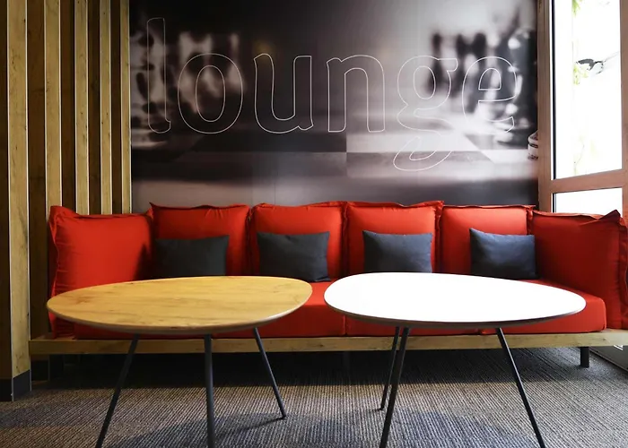 Hotel Ibis Chateau De 3*