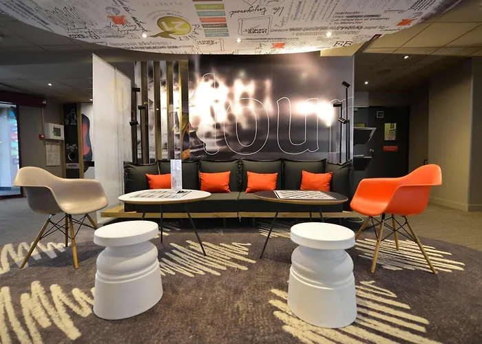 Отель Ibis Chateau De