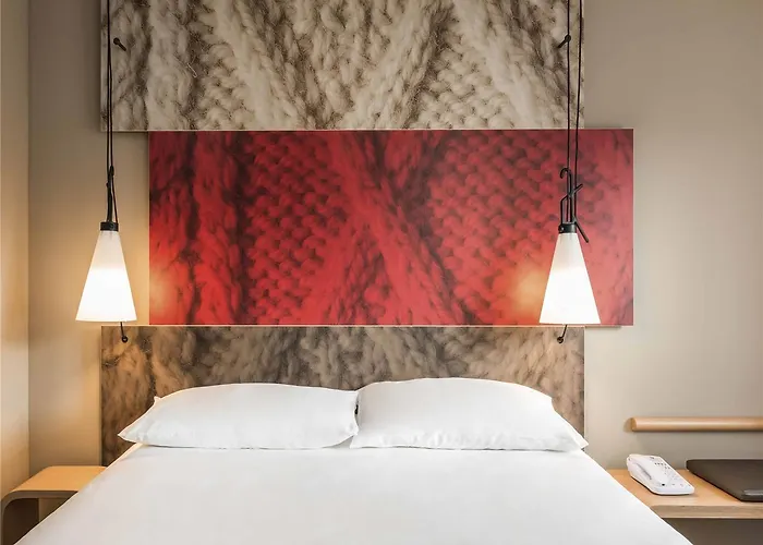 Отель Ibis Chateau De