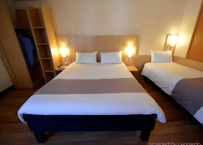 Ibis Chateau De Hotel 3*