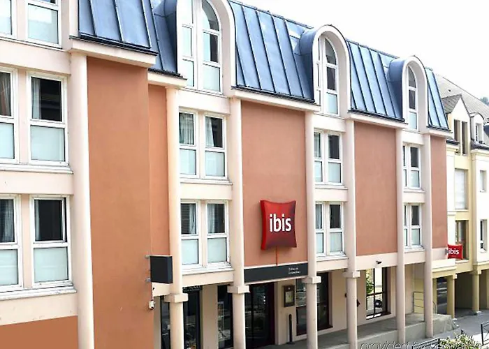 Ibis Chateau De Hotel 3*