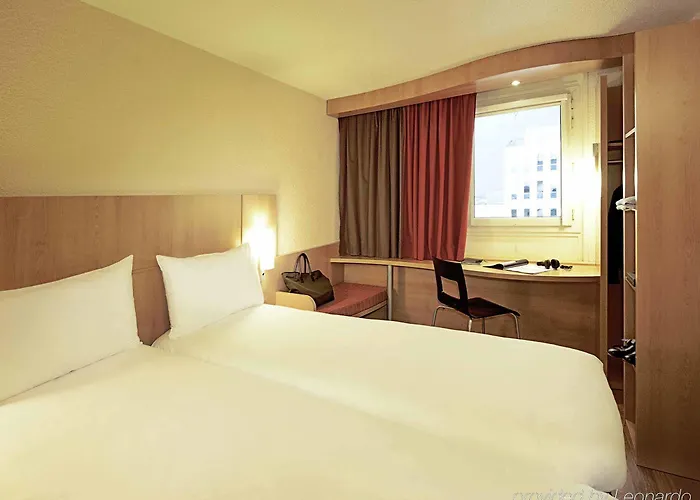 Ibis Chateau De Hotel